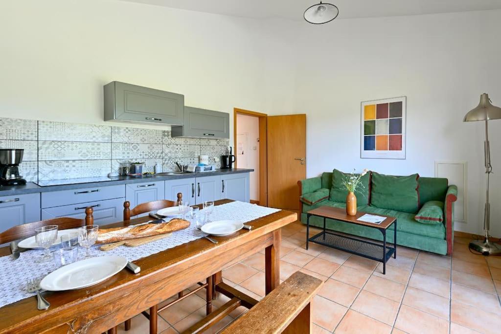 L'Evasion En Pierre Piscine Et Etang Prive Villa Sevremoine Екстериор снимка