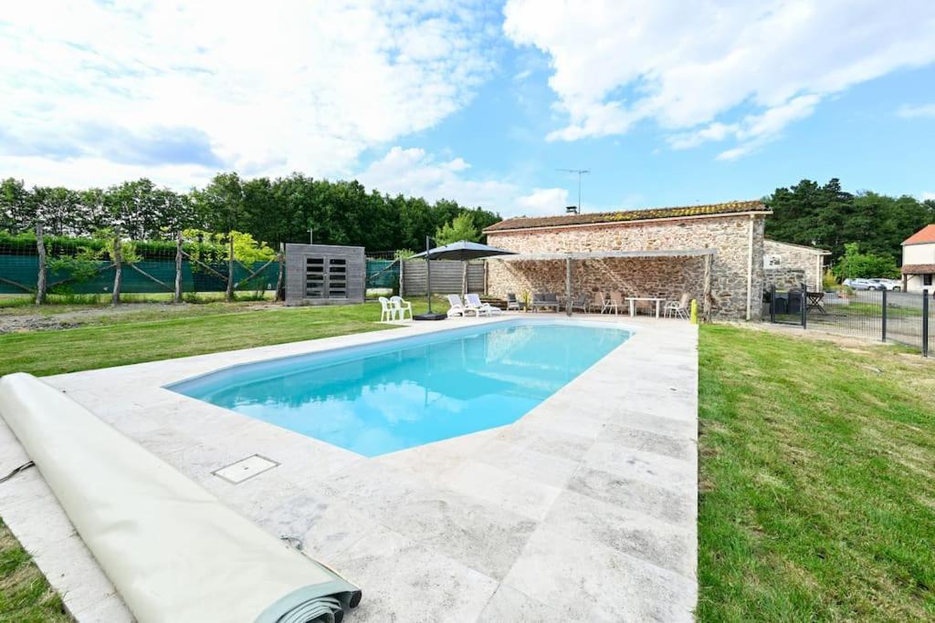 L'Evasion En Pierre Piscine Et Etang Prive Villa Sevremoine Екстериор снимка