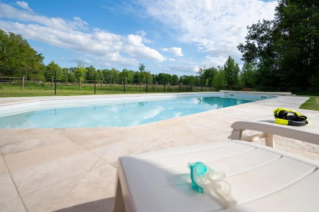 L'Evasion En Pierre Piscine Et Etang Prive Villa Sevremoine Екстериор снимка
